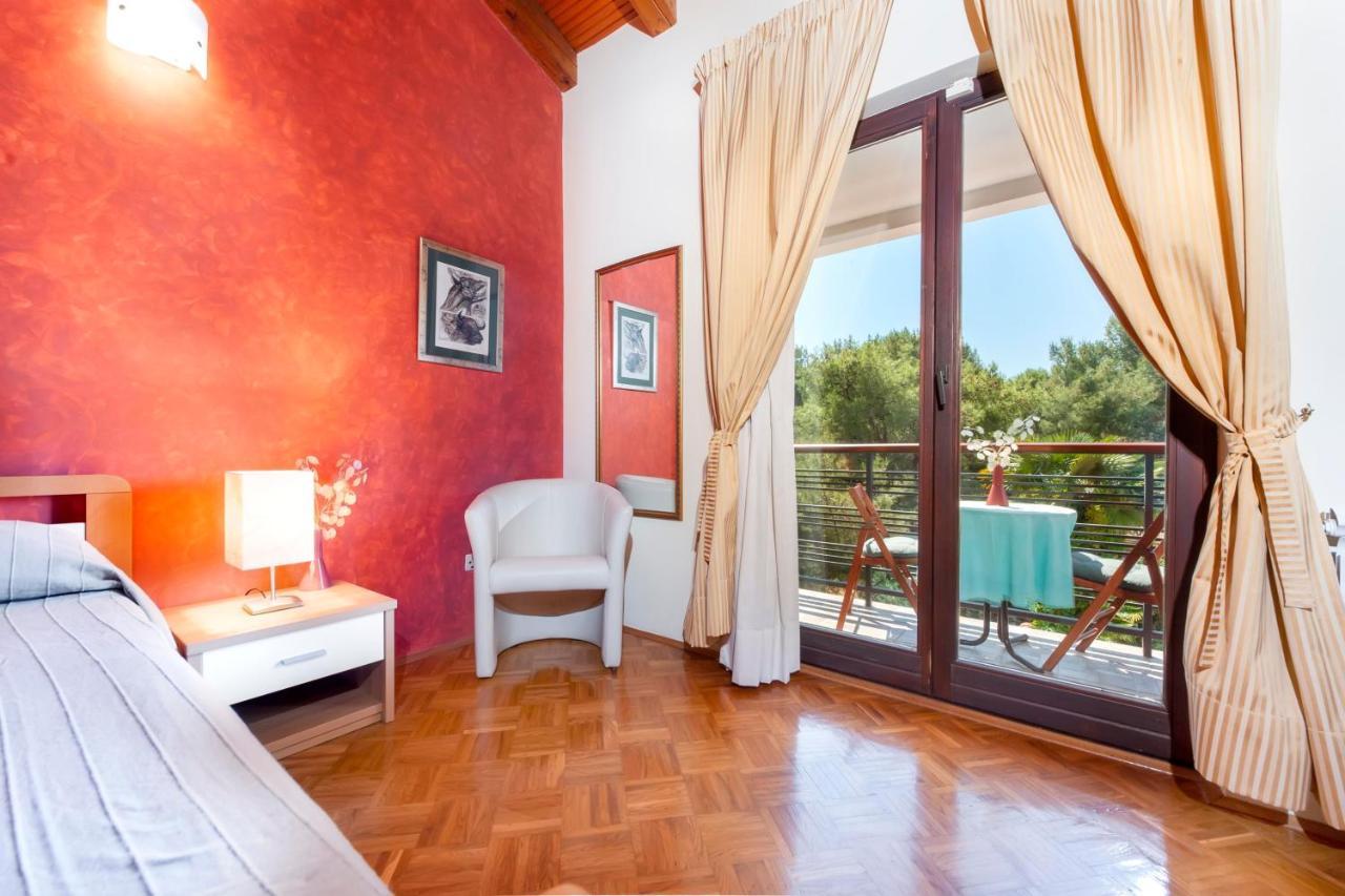 Apartments Villa Rossella 1 Ровинь Экстерьер фото